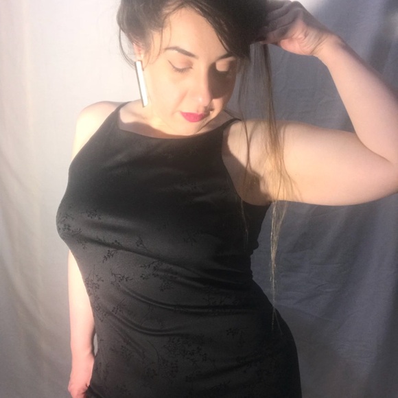 Alesia Black Maxi  Dress - Picture 4 of 8